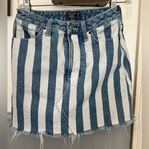 Abercrombie & Fitch Denim Striped Mini Skirt / Size: 2 / Raw Cut Hem/ Streetwear